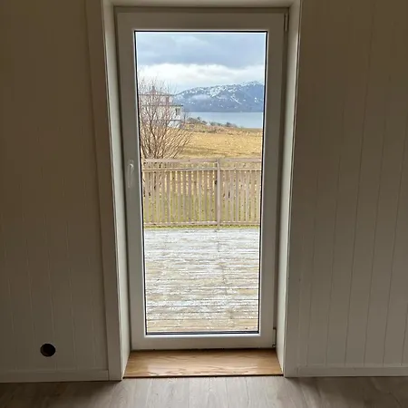 Holiday home Hus Med Midnattssol Havutsikt Gravdal (Vestvagoy)