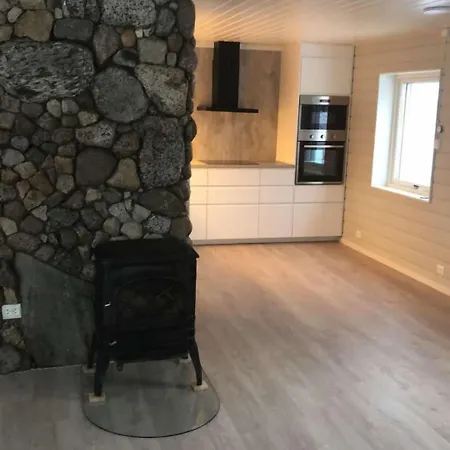 Hus Med Midnattssol Havutsikt Holiday home *