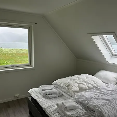 Hus Med Midnattssol Havutsikt *